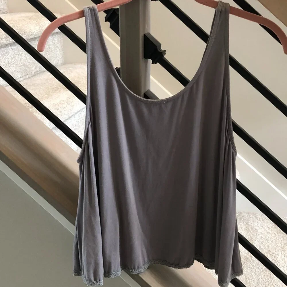 NWOT - POL Gray Strap Crop Top - Size Small - Picture 5 of 8